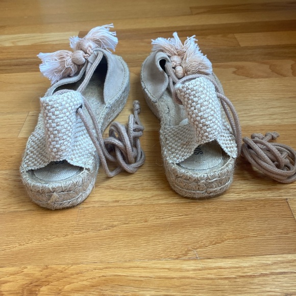 Soludos Tassel Suade Platform Gladiator Sandal - Picture 4 of 7